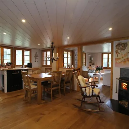 Bijoux Mit Blick Auf Blueemlisalp