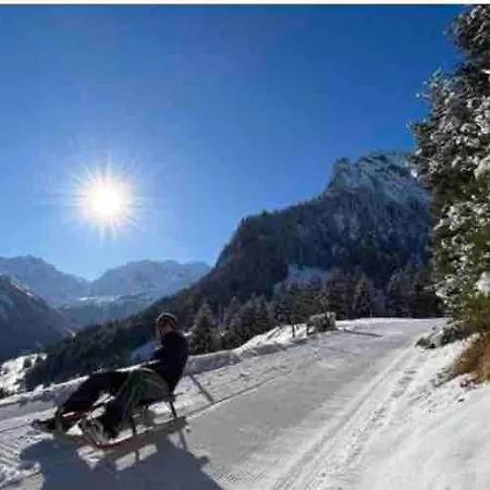 Bijoux Mit Blick Auf Blueemlisalp *