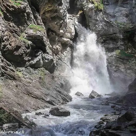 Bijoux Mit Blick Auf Blueemlisalp