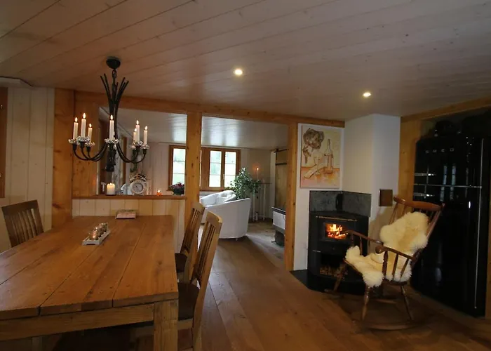 Bijoux Mit Blick Auf Blueemlisalp Kiental