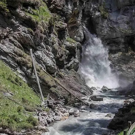 Bijoux Mit Blick Auf Blueemlisalp *