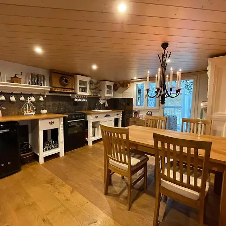 Bijoux Mit Blick Auf Blueemlisalp *