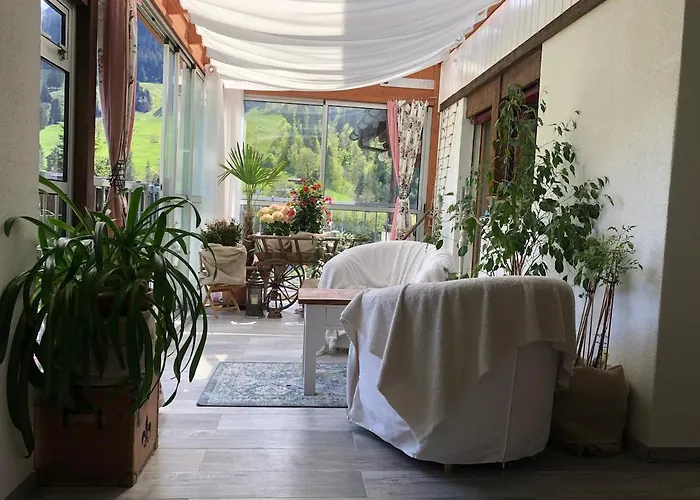 Bijoux Mit Blick Auf Blüemlisalp Kiental