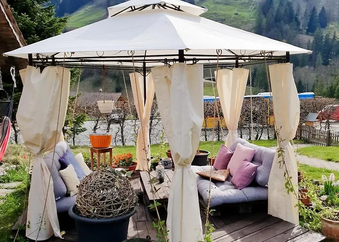 Bijoux Mit Blick Auf Blüemlisalp Kiental