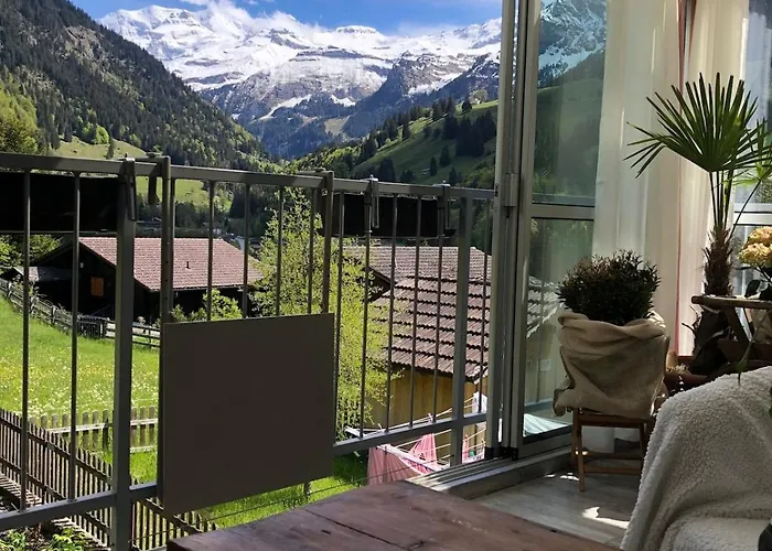 Bijoux Mit Blick Auf Blüemlisalp * Kiental